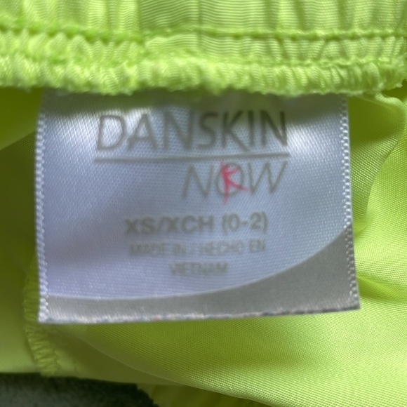 Women’s xs neon yellow Danskin Now athletic shorts - Picture 3 of 3